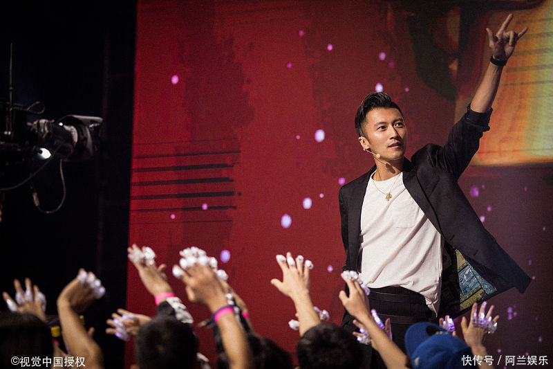 谢霆锋半夜编曲遭邻居李健投诉:他每晚叮叮当