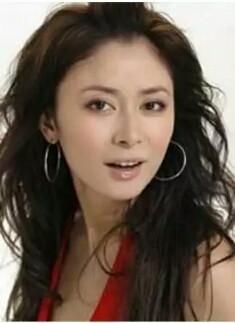 惊艳了尔泰的塞娅公主大变样,40岁的她晒照片