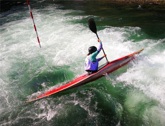 皮划艇激流回旋全国青年锦标赛在张家界开赛
