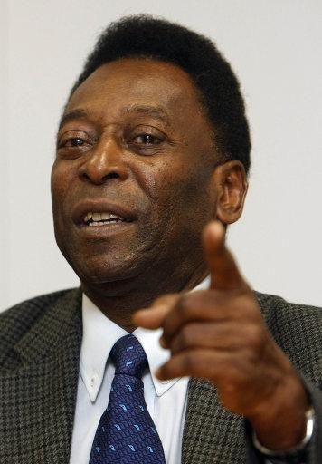 禁区之王罗马里奥一位能抗住球王贝利毒奶