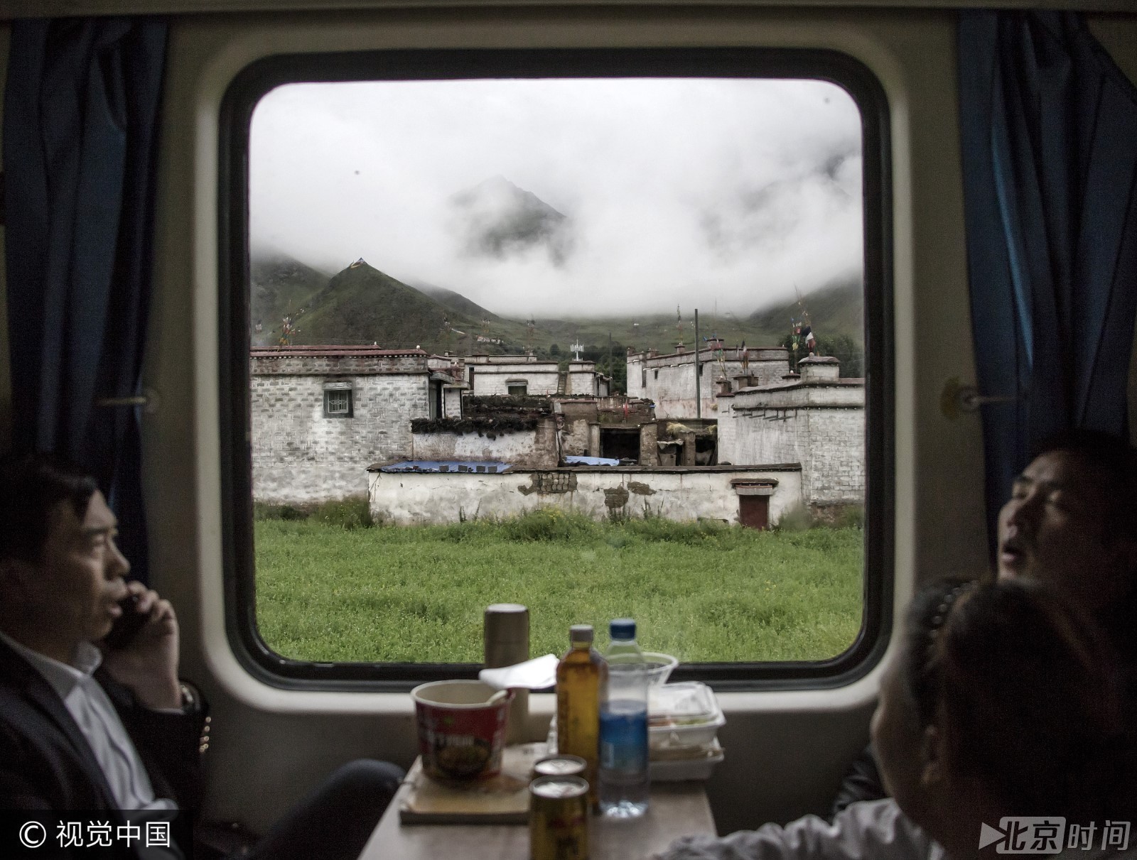 摄影师穿行青藏铁路 实拍绿皮火车上的中国面孔 摄影师穿行青藏铁路 实拍绿皮火车上的中国面孔