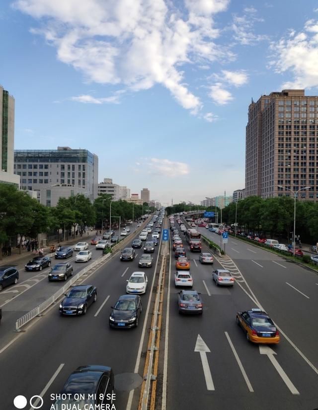 vivo Z1和小米8se哪个好?小米8SE对比vivo Z1