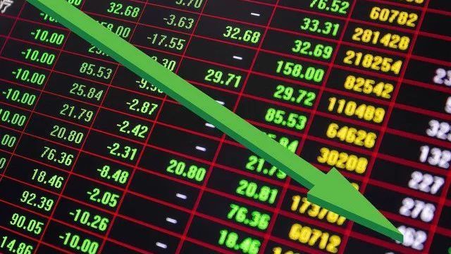 “基民半个月亏掉300天收益”上热搜,网红基金经理为何会跌落神坛? “基民半个月亏掉300天收益”上热搜,网红基金经理为何会跌落神坛?