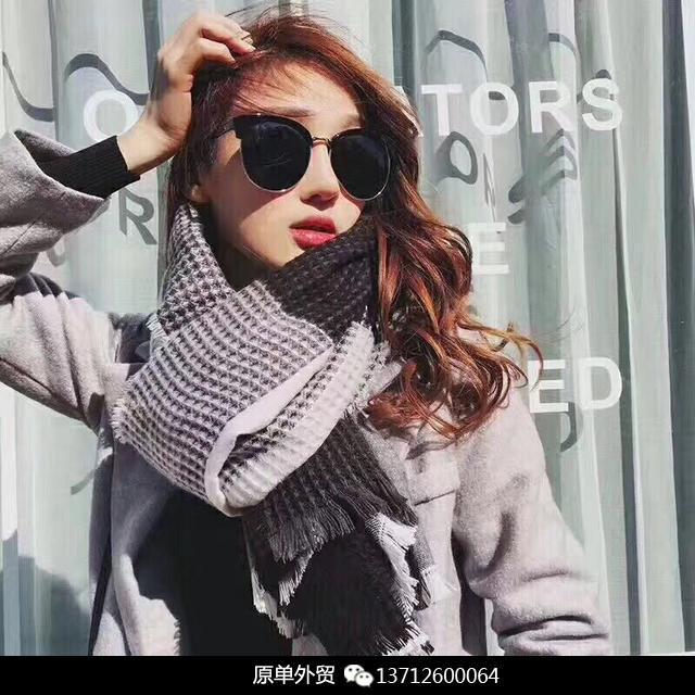 好就俗得很,盘点今年流行十大围巾奢侈品牌和