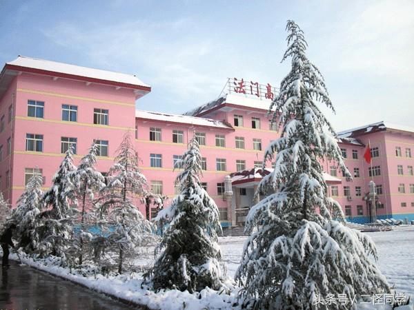 扶风:激扬青春 我型我塑法门高中体音美雪地实