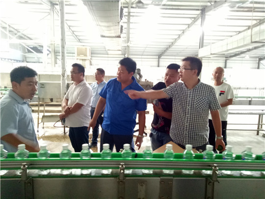 济源新媒体观摩天坛山饮品企业