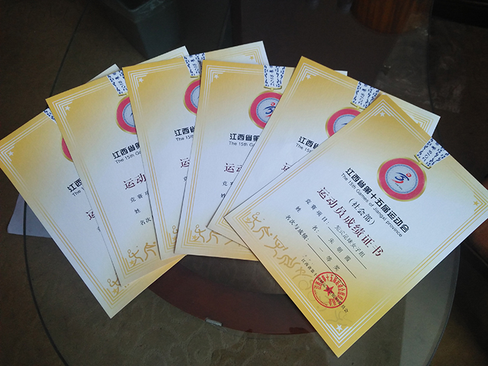 西山学校女足获江西省第十五届运动会群众项目