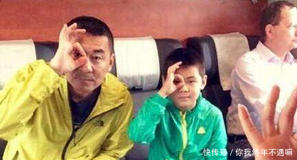 48岁陈建斌二胎诞生,大儿子吃醋表情可爱,深情