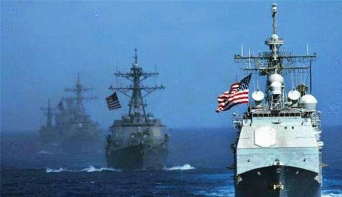 最强军舰出击! 美国再派军舰入南海, 解放军不