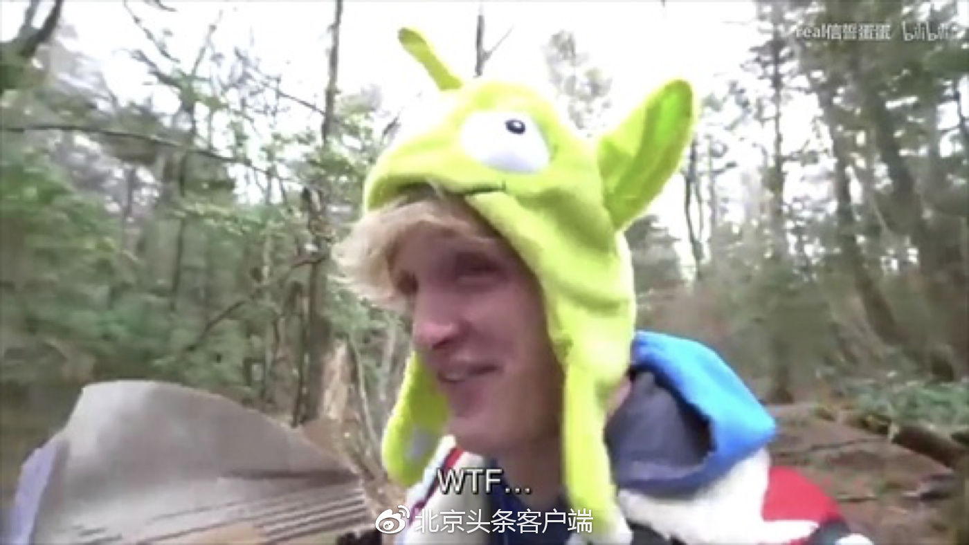 亚裔网红拍摄辱华视频 外国人都看不下去了(视