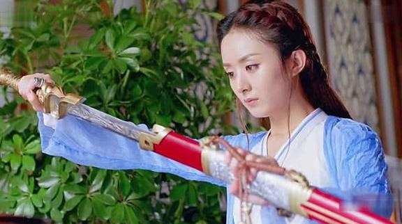赵丽颖古装剧中的武器排名:断念剑垫底、残虹