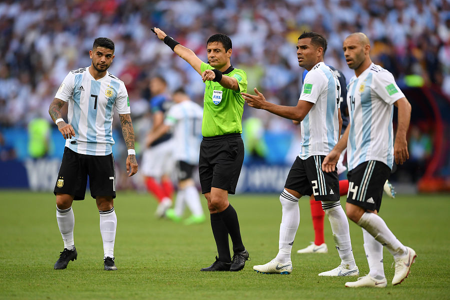 :比利时vs英格兰的裁判是谁?还执法过哪几场比