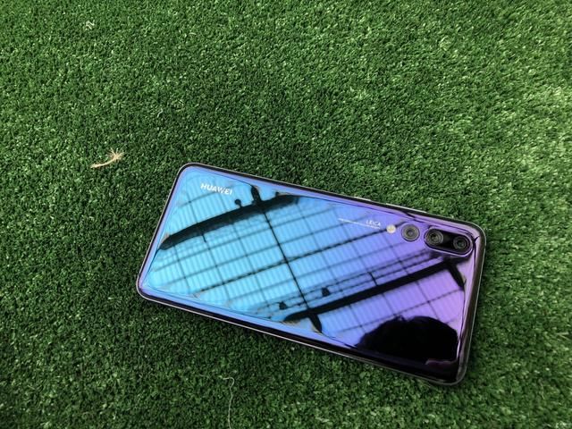 从华为官网买的手机,和从实体店、渠道商买的