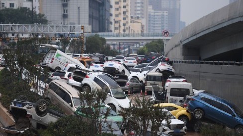 抢险50多个小时 京广路段淮河路口隧道积水全部排完 抢险50多个小时 京广路段淮河路口隧道积水全部排完