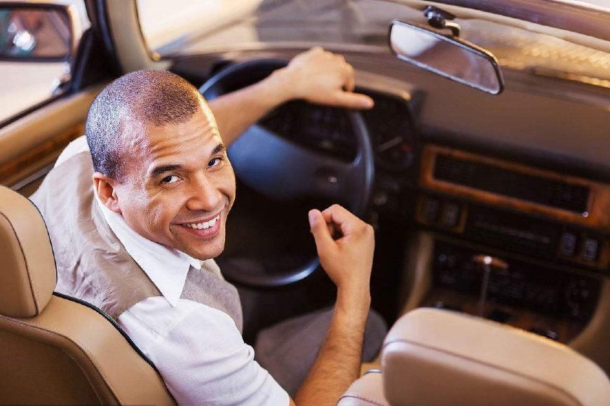 美国突然封锁委内瑞拉债券!石油经济崩塌,美国