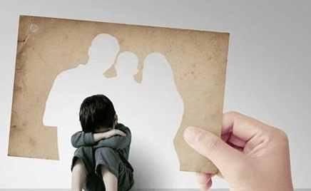 从前夫家接儿子吃饭,他要复婚,儿子偷偷写两字,我做出一决定