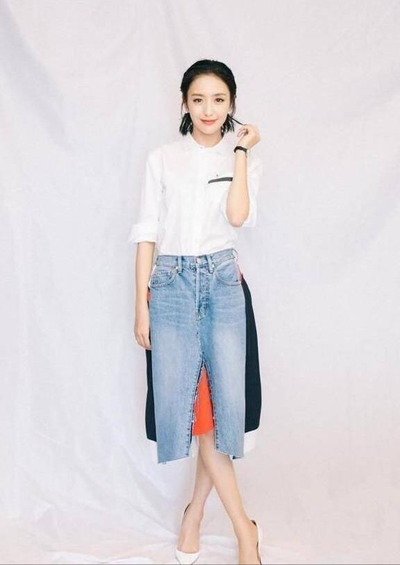 海清佟丽娅着牛仔裤开叉缝合裙 傻傻分不清是