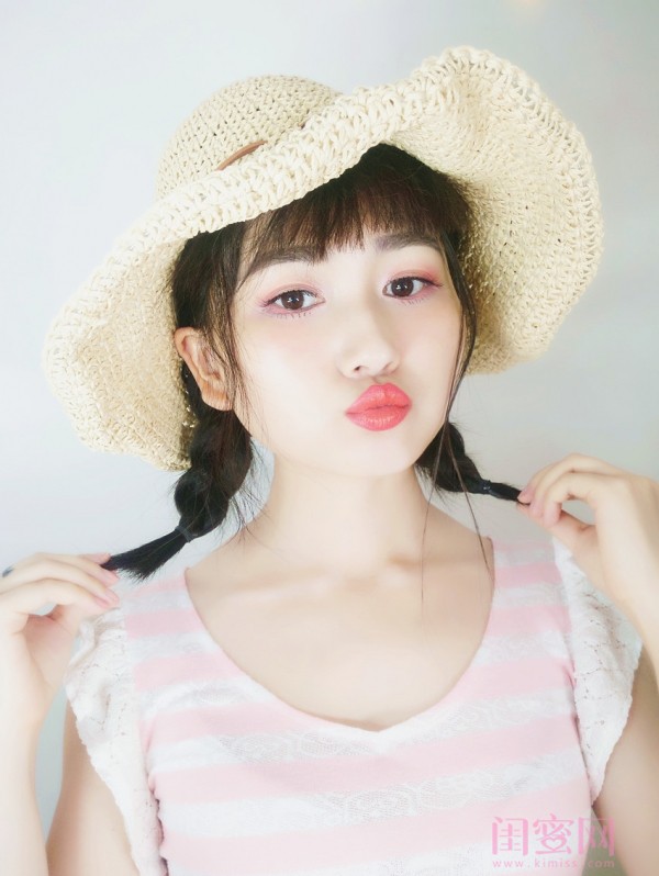 赶紧妆了个粉粉嫩嫩的少女出去呐喊 我不是阿姨,我是小仙女