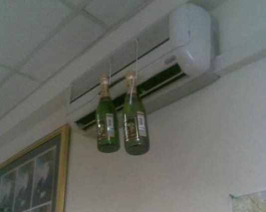 搞笑段子笑话图片:那孩子是我生的,是不是你的