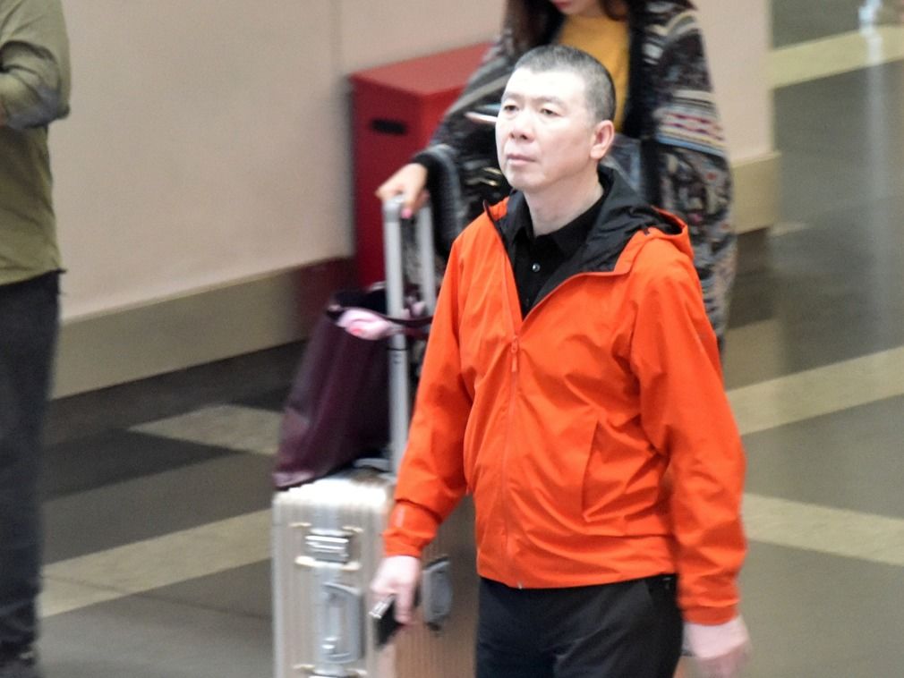 无惧崔永元手机2照常拍摄 片场照首曝光