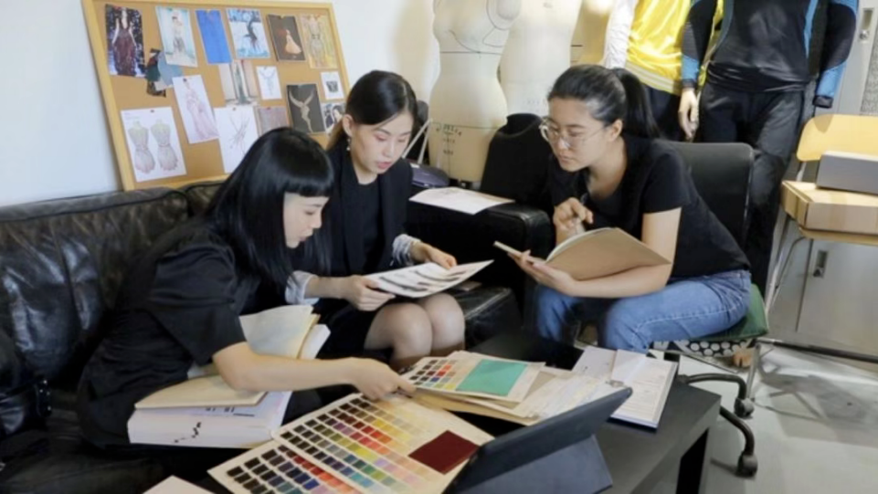 《双奥之城》冰场上的华丽金装 《双奥之城》冰场上的华丽金装