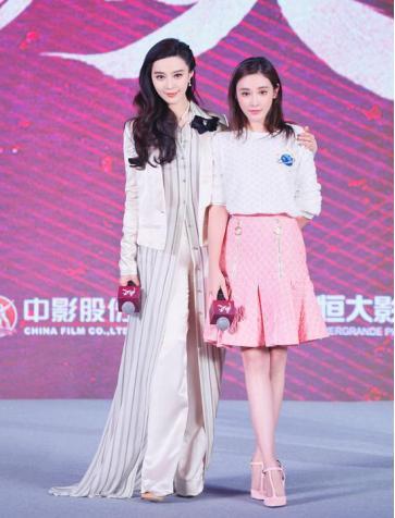 baby签约艺人像热巴昆凌综合体,网红都被她们