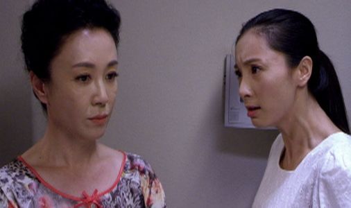 领证后婆婆才给我彩礼卡,婚礼我说了一席话,婆