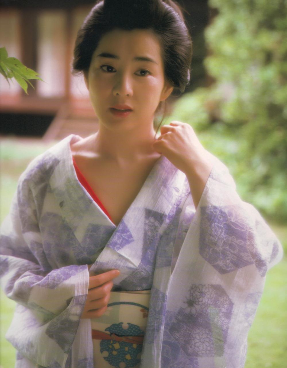 日本女星和服show 夏日绝配娇羞不已