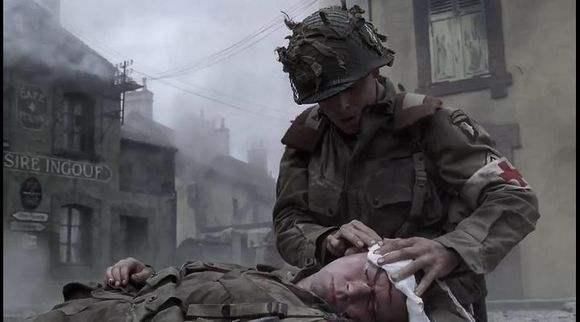 二战中,日本不顾公约屠杀美军伤兵,军医化身战