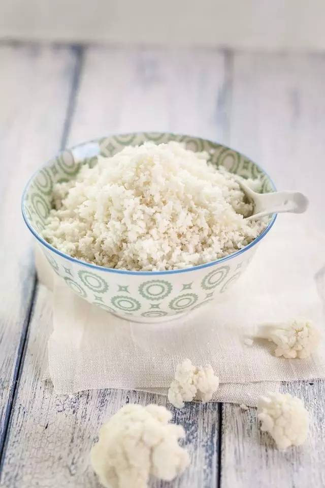 花菜代替米饭,热量可以少一半 花菜代替米饭,热量可以少一半