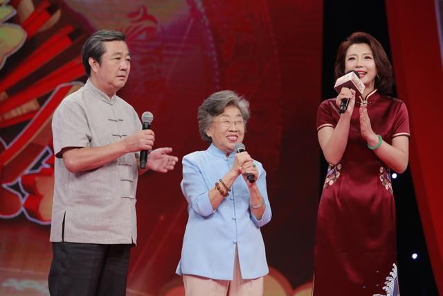 天津相声大会致敬相声大师刘文亨