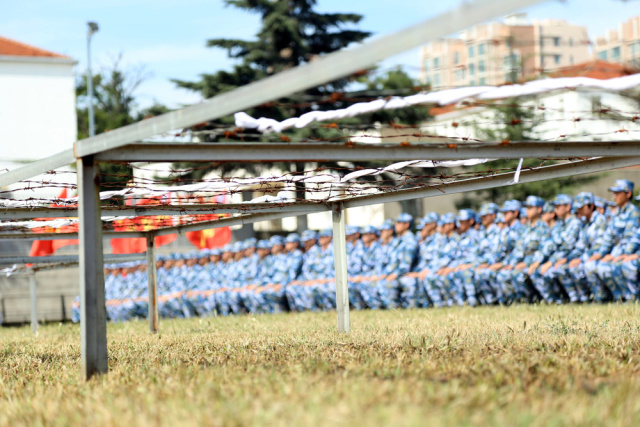 说白了，标准就是，一出新训营，就应该是能上战场的战斗员。