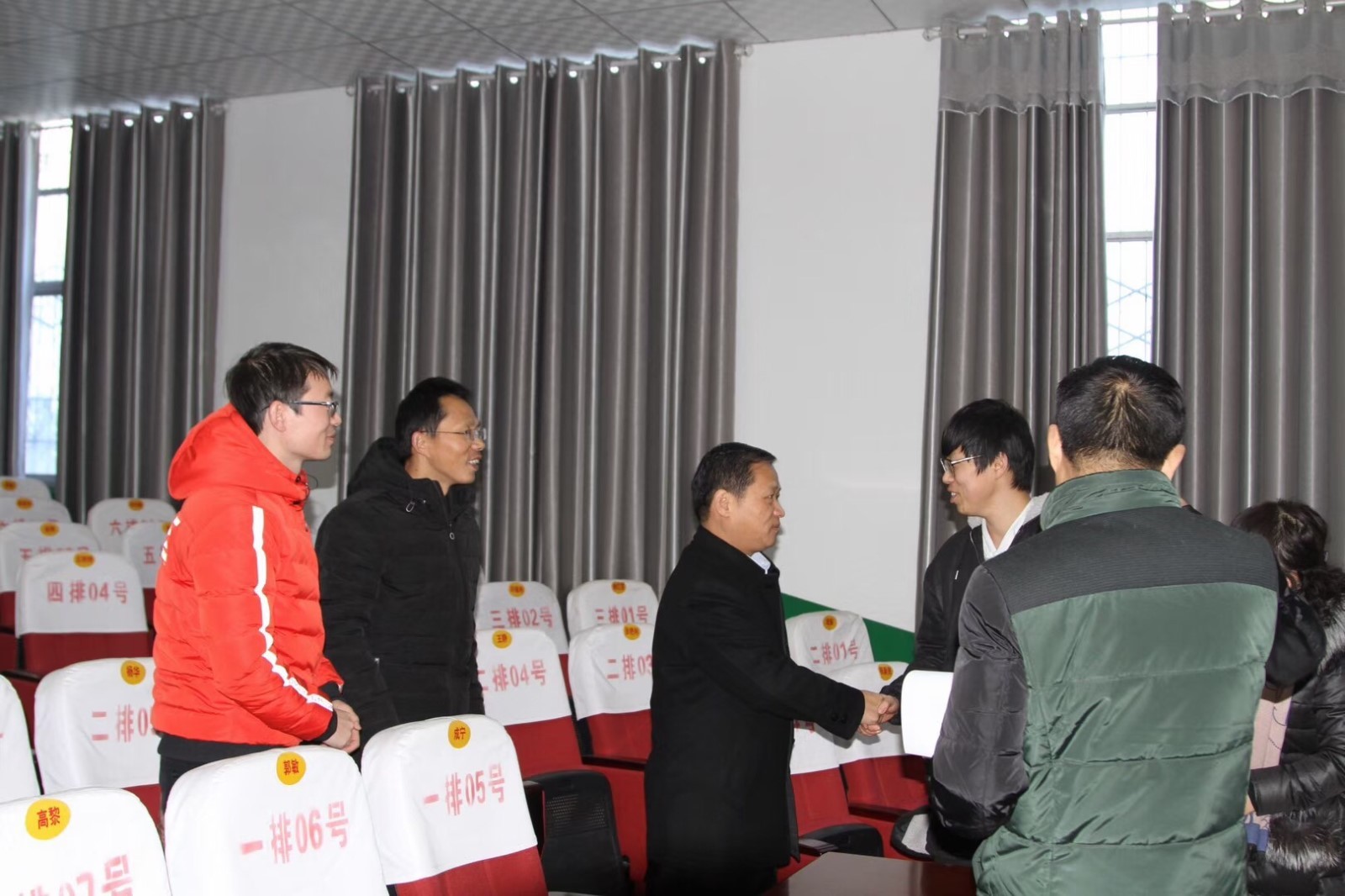 西安市灞桥区教育局举办慰问援教教师活动