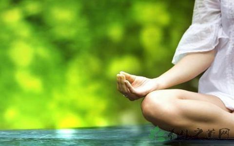 瑜伽丰胸基本动作