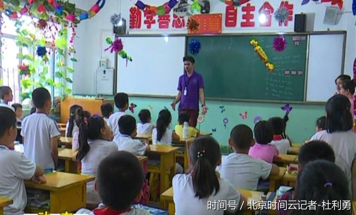 山西榆次郭家堡小学外教进校园寓教于乐学英语