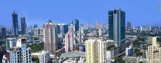 印度留学生讨论孟买和上海,哪个城市更发达