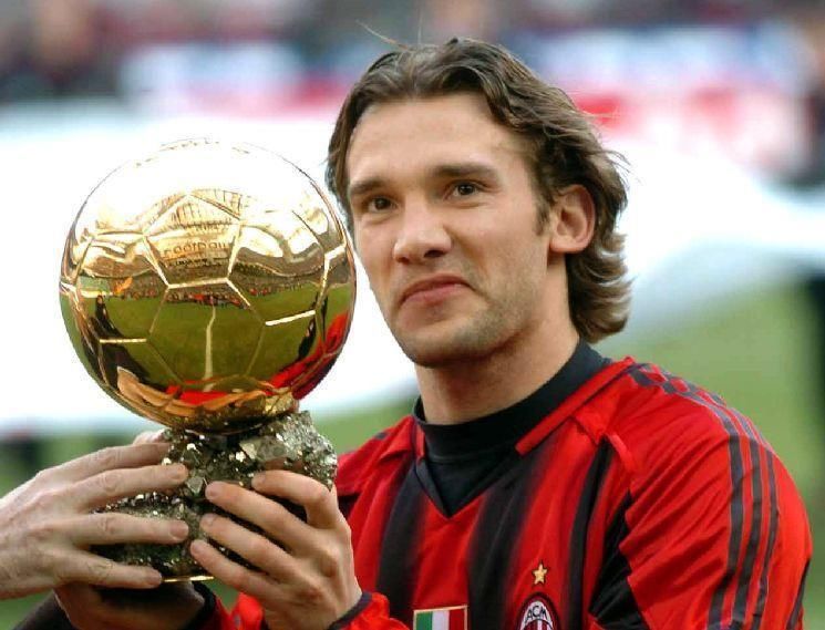 世界足坛最近20年名气最大的10大球星,C罗仅