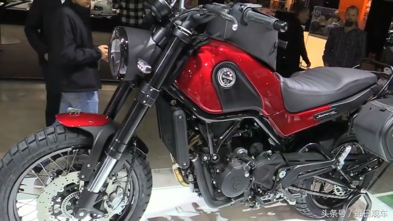 摩托车展实拍2018款贝纳利幼狮500!