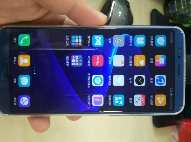 旗舰机再降100元,跟华为Nova2S和荣耀V10同