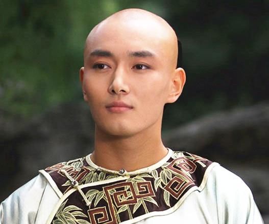 《甄嬛传》为何说果郡王颇有心机?只因甄嬛还爱雍正时他做了此事