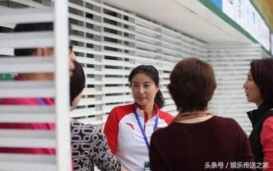 好样的!中国泳坛朝中无人遭欺压郭晶晶率众师
