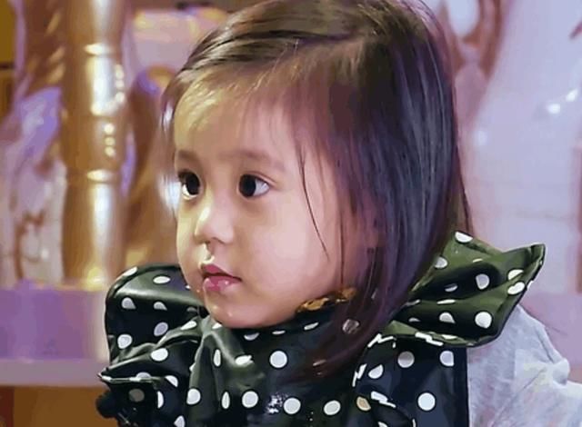 咘咘问贾静雯为什么不围围兜,修杰楷的这句话却让她生气?