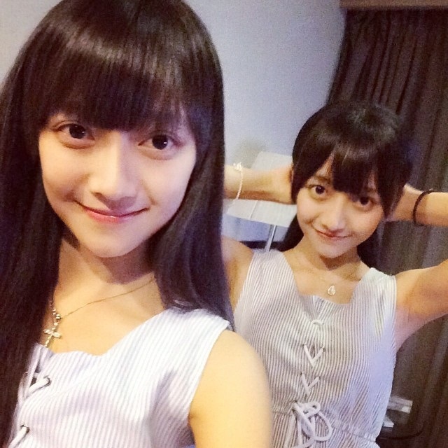 姐妹俩合影。一起卖萌搞怪，好姐妹也是好闺蜜。