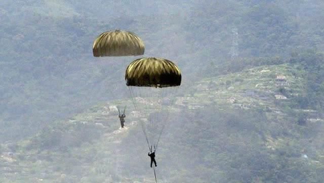 伞降兵降落后,用完的降落伞怎么办?这样的方式