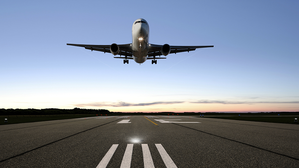 热搜第一！坐飞机要称体重了？新西兰航空公司真这么做