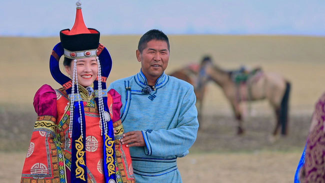 《我们结婚吧》小夫妻重回生死地寻恩人 童星