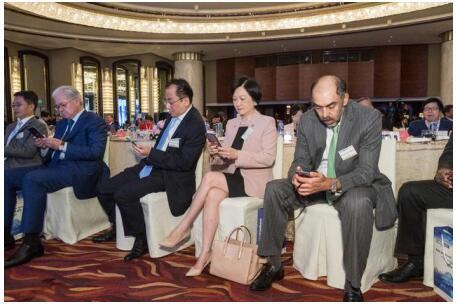 珑移动:打破语言壁垒 糖果手机打造私人翻译官