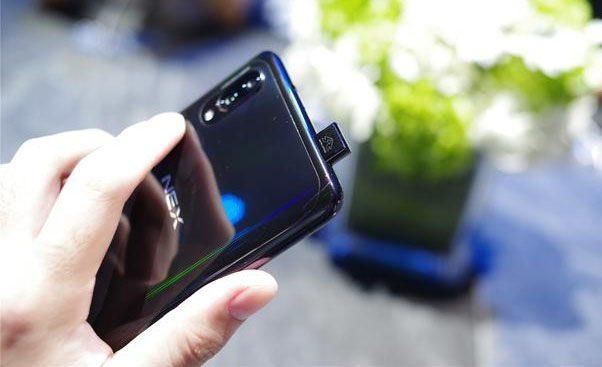 华为小米无颜以对,vivo NEX惊艳亮相,国产第