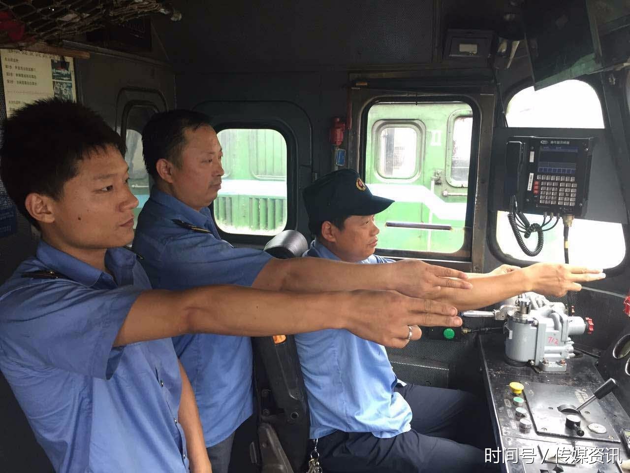 广铁怀化机务段娄底运用车间强腕措施应对暴雨