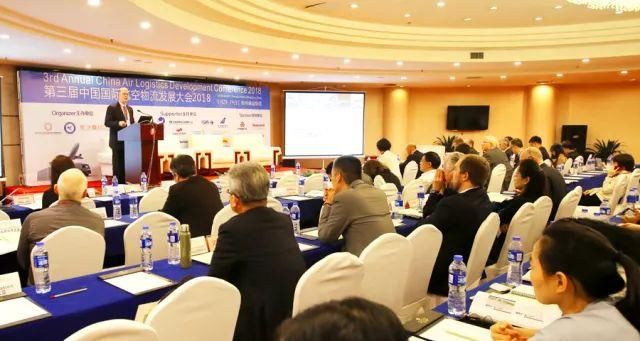 《河南日报》:郑州航院再上发展新台阶